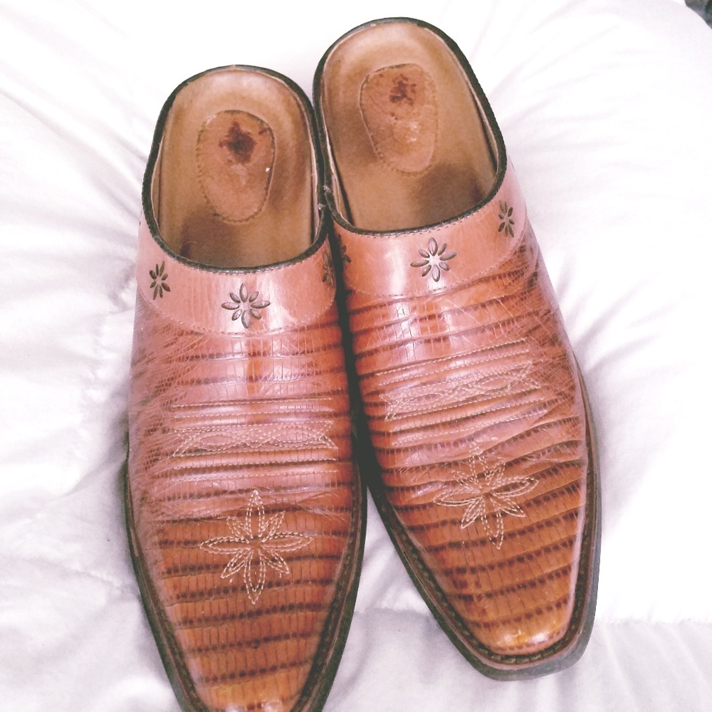Barely Worn Ariat Leather Mules sz 8, 8.5